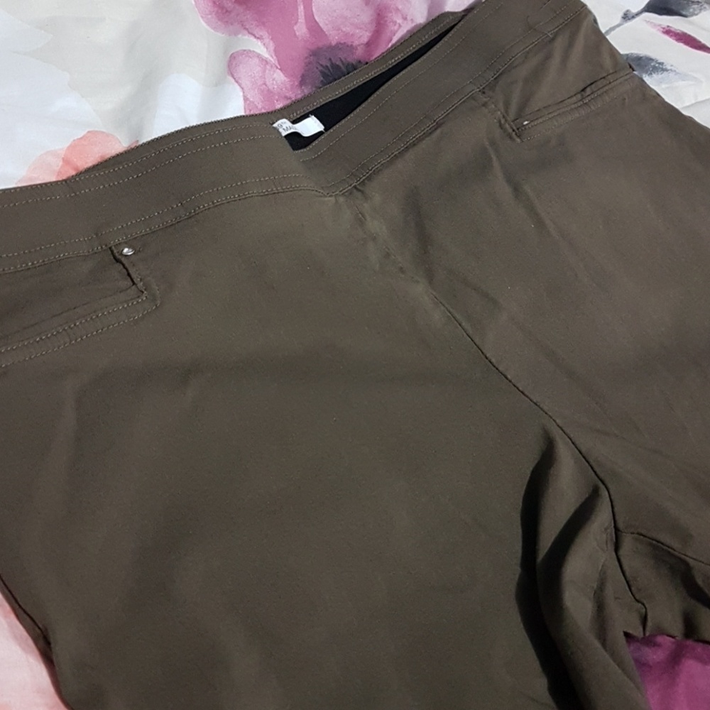 <<<<<SOLD>>>>>>>>4 pc. Bundle - Picture 6 of 7